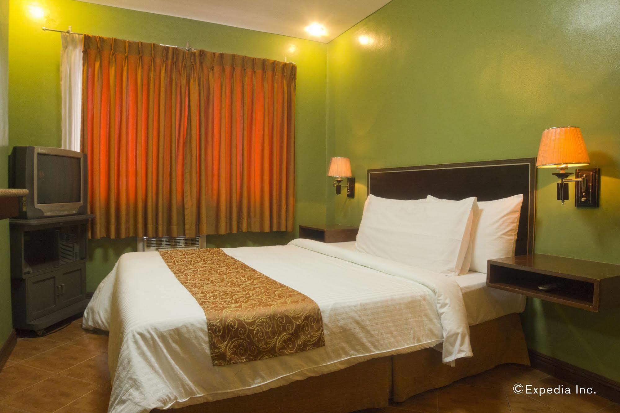 Fernandina 88 Suites Hotel Quezon City Εξωτερικό φωτογραφία